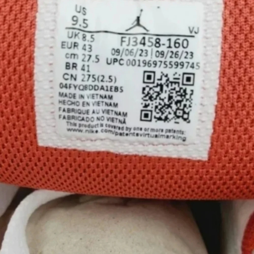 Air Jordan 1 Mid SE Sneakers White/Dune Red/Sail/Lobster